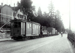 Güterzug mit Motorwagen 51